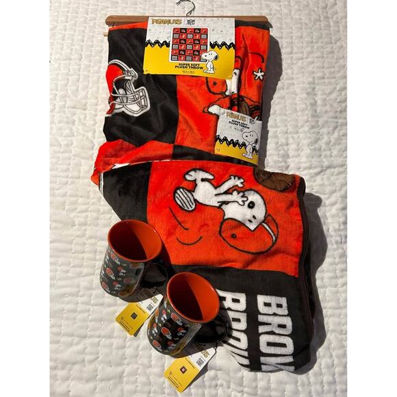 Peanuts Snoopy Browns Cuddle Bundle #1 - Picture 1 of 6